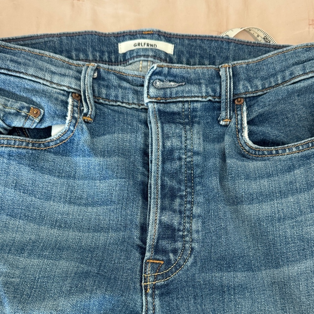 GRLFRND Light Wash Blue natalia Jeans